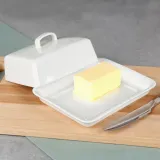maselniczka-ceramiczna-biala-material-ceramika