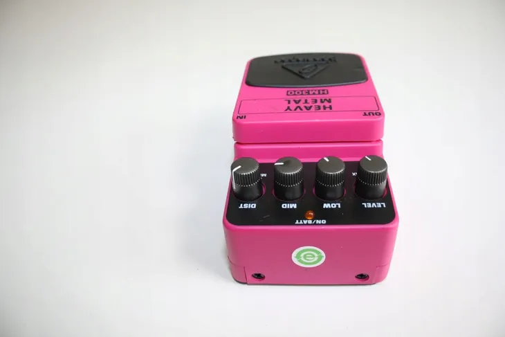 efekt-gitarowy-behringer-hm300-przeznaczenie-gitara-elektryczna