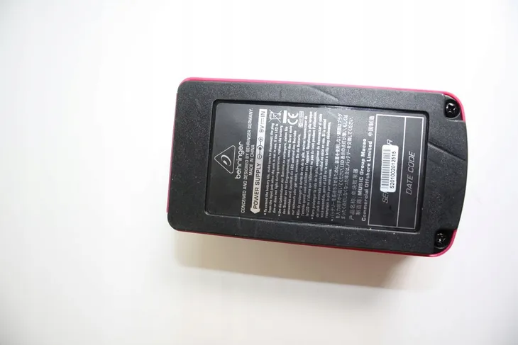 efekt-gitarowy-behringer-hm300-waga-z-opakowaniem-0-45-kg-marka-behringer