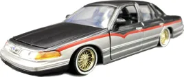 ford-crown-victoria-93-97-1-24-motormax-79024