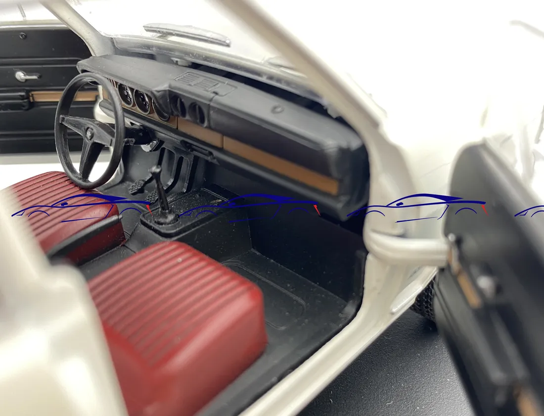 opel-olympia-a-model-124200-whitebox-1-24-marka-whitebox