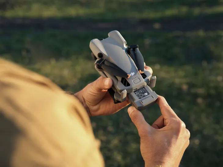 dron-dji-mini-5-pro-fly-more-combo-dji-rc2-stan-zlozenia-zlozony-marka-dji