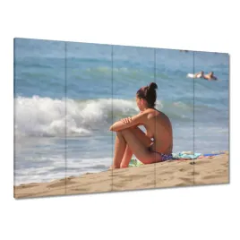 obrazy-225x160-opalanie-topless-na-plazy