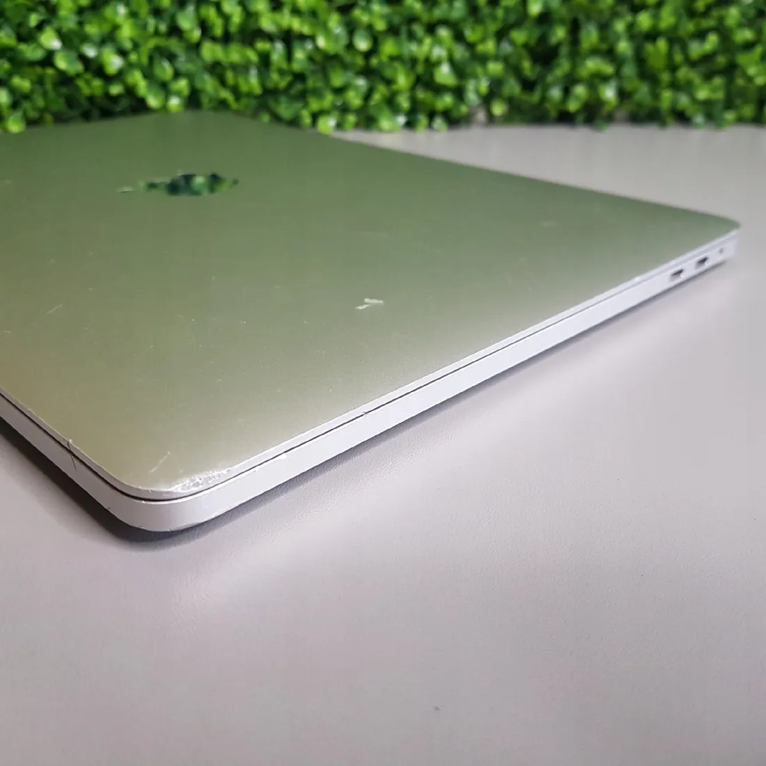 【TouchBarあり】MacBookPro13インチ2019Core i5 Laptop Apple MacBook Pro 13 i5 8GB 256SSD IRIS TouchBar