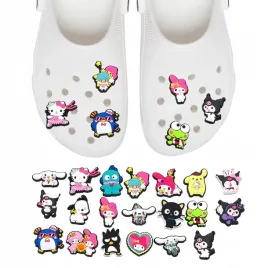 przypinki-do-crocs-hello-kitty-do-butow-telefonu-torby-zestaw-20-szt