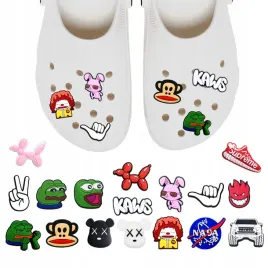 przypinki-do-crocs-logo-brands-do-butow-telefonu-torby-zestaw-17-szt