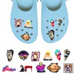 przypinki-do-crocs-taylor-swift-do-butow-telefonu-torby-zestaw-11-szt