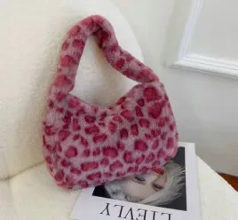 futrzana-torba-na-ramie-rozowa-torebka-w-panterke-leopard-print-prezent-y2k