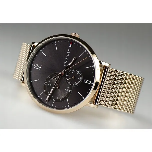 1791506-marka-tommy-hilfiger