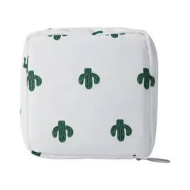 kosmetyczka-damska-saszetka-na-podpaski-kosmetyki-etui-podozne-do-walizki