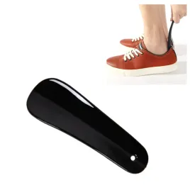 solidna-lyzka-do-butow-zakladania-obuwia-mala-krotka-dom-podroz-podreczna