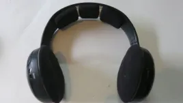 sluchawki-bezprzewodowe-nauszne-sennheiser-hdr120