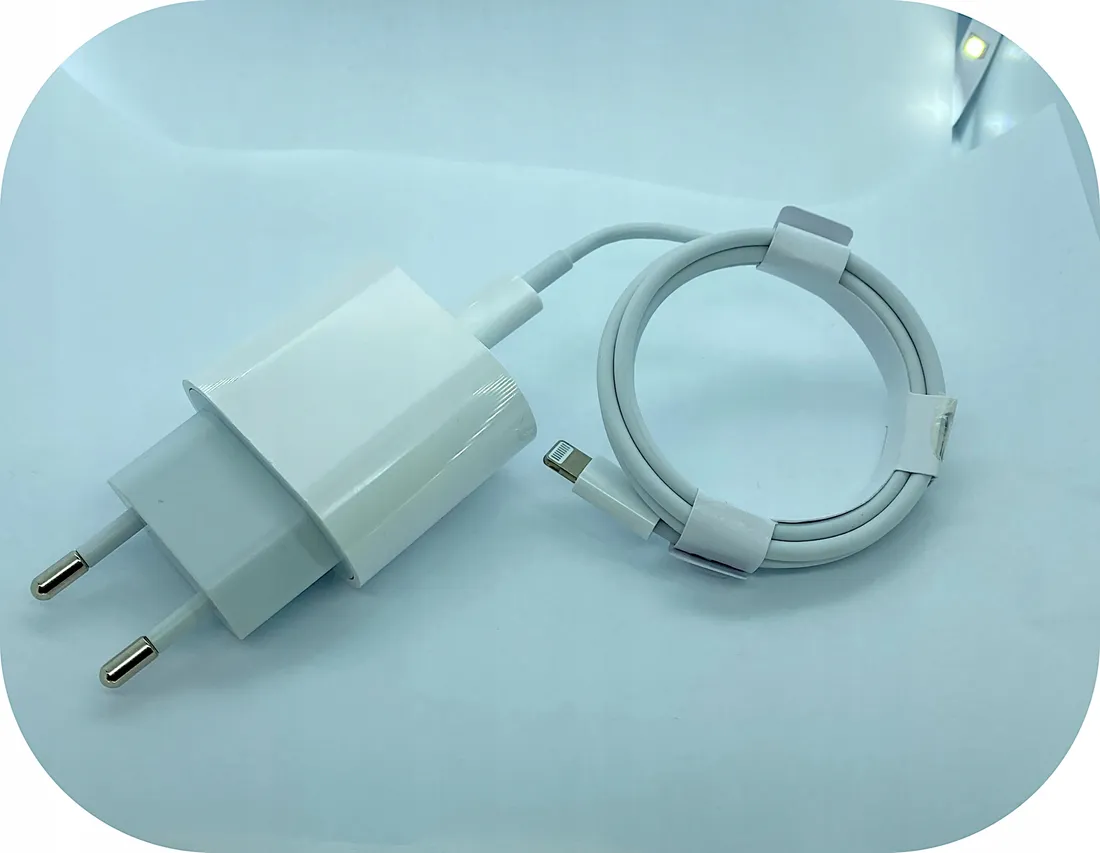 ladowarka-sieciowa-kabel-usb-c-lightning-iphone-marka-lemon-mobile