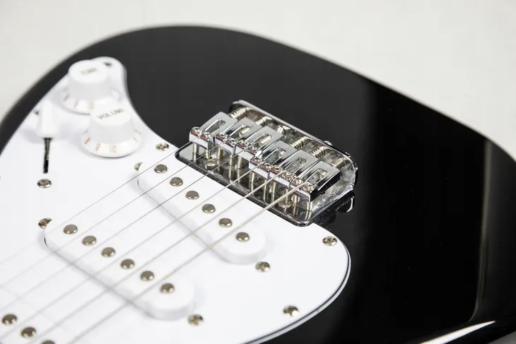 harley-benton-st-junior-bk-gitara-elektryczna-model-st-junior-bk-kod-producenta-st-junior-bk