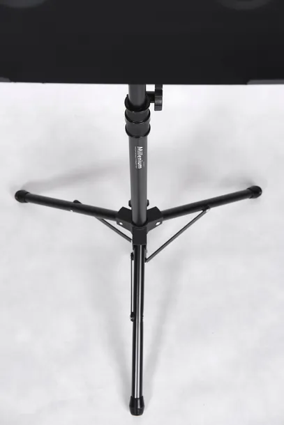 statyw-pod-laptopa-projektor-millenium-tripod-kod-producenta-214489-marka-millenium