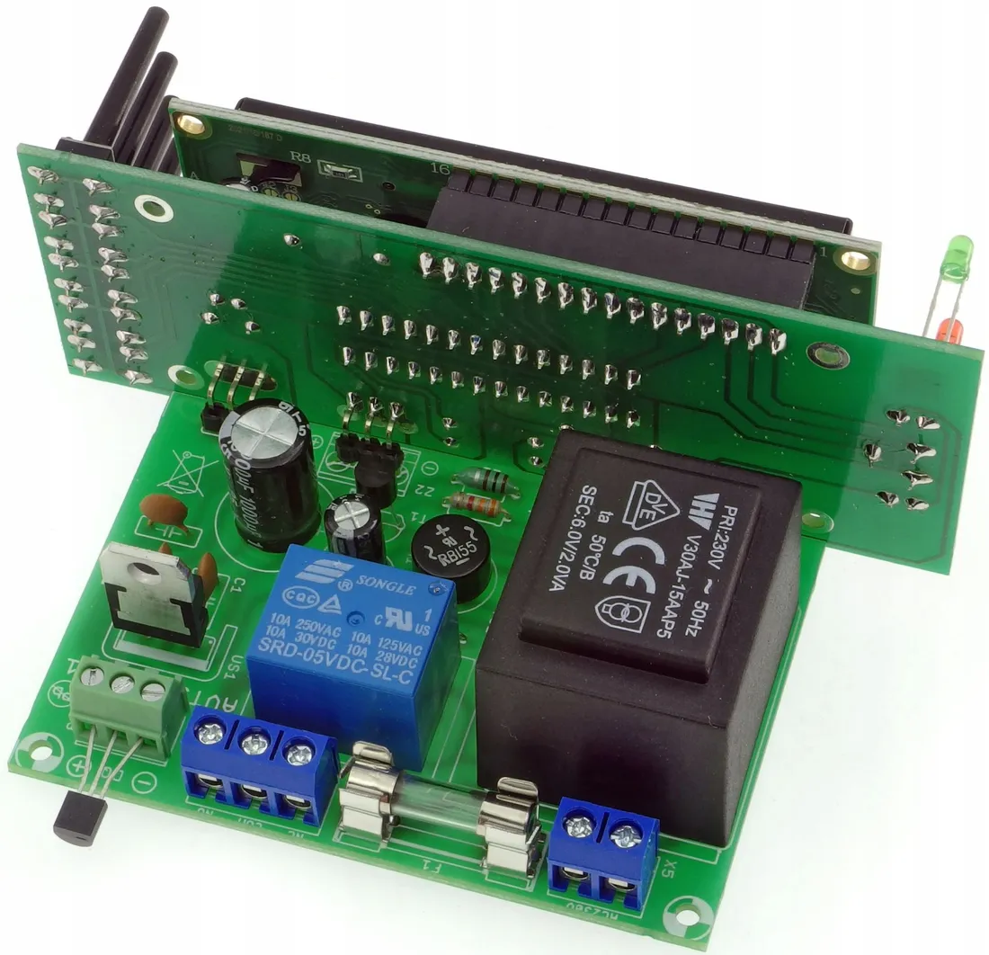 termostat-avt-avt3025-c