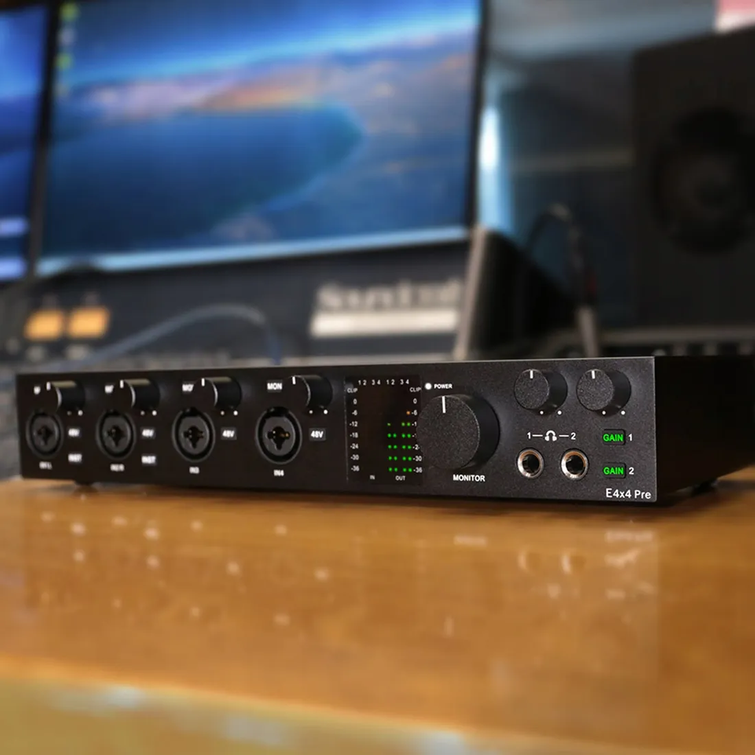 topping-e4x4-pre-profesjonalny-studyjny-interfejs-interface-usb-audio-black