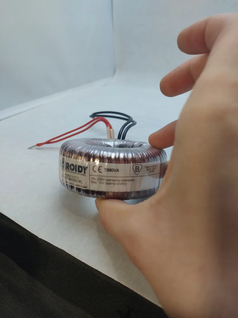 transformator-toroidalny-80va-12v-6-66a-230vac-waga-z-opakowaniem-0-kg