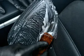 preparat-do-czyszczenia-skory-skorzanej-tapicerki-venol-leather-cleaner