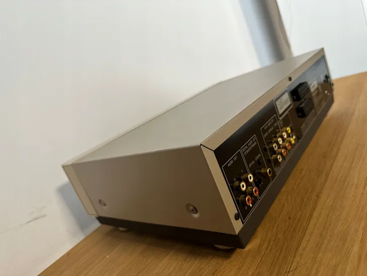 odtwarzacz-cd-technics-dvd-a10-srebrny-model-dvd-a10