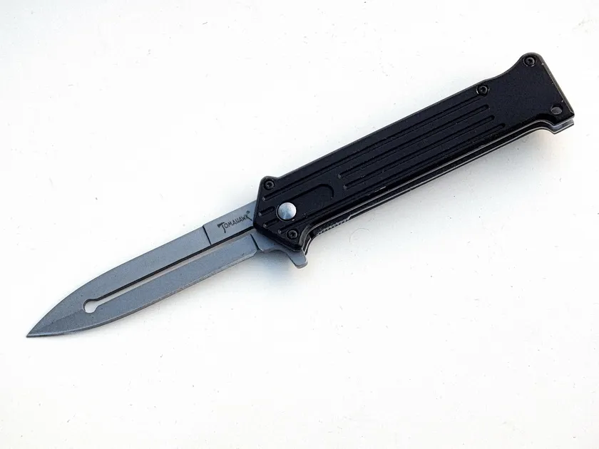 noz-turystyczny-tomahawk