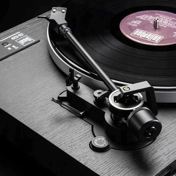 gramofon-dual-cs-529-czarny-wbudowany-przedwzmacniacz-tak