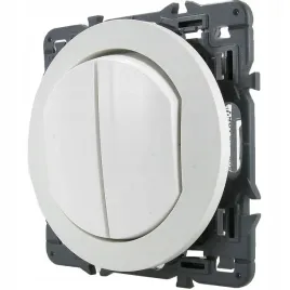 wylacznik-podwojny-klasyczny-podtynkowy-legrand-bialy-067001x2ip