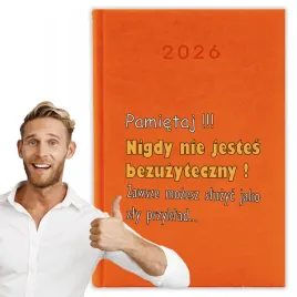 kalendarz-2026-a5-pomaranczowy-planer-niedziele-swieta-smieszny-tekst-01