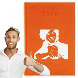 kalendarz-2026-a5-pomaranczowy-planer-niedziele-swieta-harry-styles-07