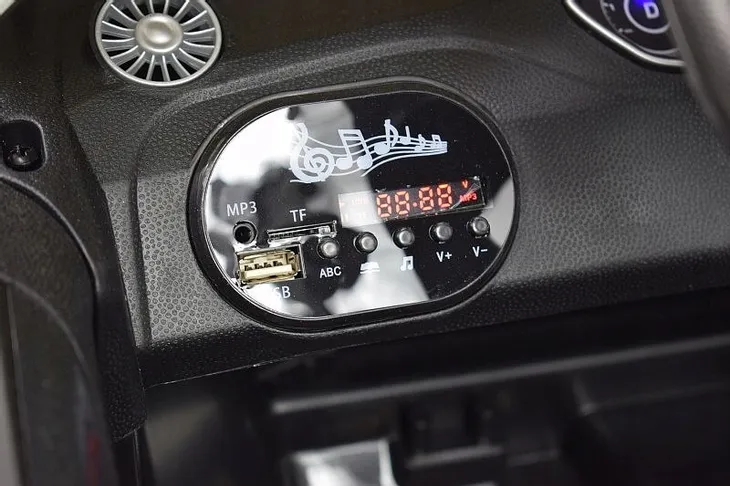 auto-na-akumulator-samochod-dla-dzieci-audi-tt-hit-wiek-dziecka-12-m