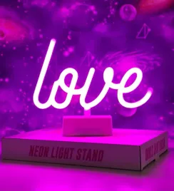 neon-led-baterie-usb-lampki-na-biurko-love