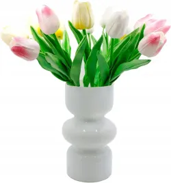 bialy-szklany-wazon-geometryczny-18-cm-nowoczesny-i-dekoracyjny