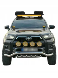uchwyt-mocowanie-na-swiatla-lampy-do-grilla-toyota-hilux-2021-