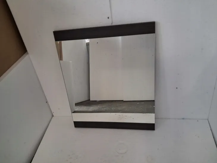 lustro-plate-50-cm-trufla-ksztalt-kwadrat