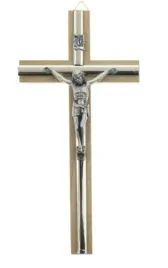 krzyz-drewniany-wiszacy-na-sciane-tradycyjny-jasny-pasek-wys-16cm
