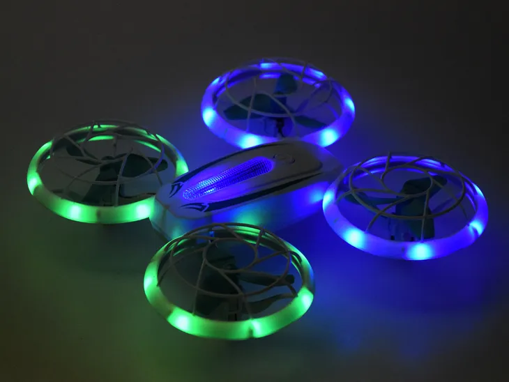 dron-zdalnie-sterowany-z-pilotem-marka-leantoys-wiek-dziecka-6-lat
