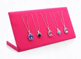 ekspozytor-stojak-na-lancuszki-naszyjniki-bransoletki-bizuterie-rozowy-nisk