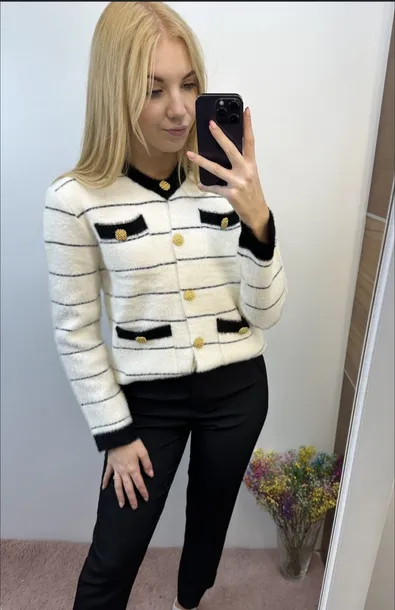 sweterek-alpaka-w-paski-wzor-dominujacy-paski