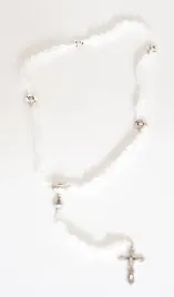rozaniec-bialy-komunijny-koralik-wloska-madre-perla-31-cm