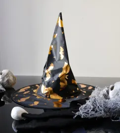 kapelusz-czarno-zloty-z-motywem-nietoperzy-36-x-38-cm