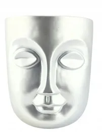 wazon-ceramiczny-twarz-srebrna-matowa-18x18x22cm