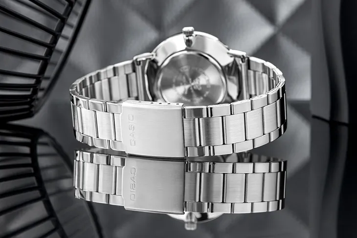 zegarek-meski-casio-mtp-vt03d-ksztalt-koperty-okragla