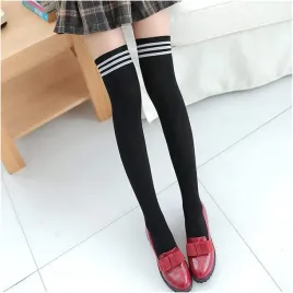 urocze-zakolanowki-czarne-z-bialymi-paskami-szkolne-cute-anime-62-cm
