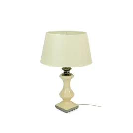 elegancka-lampa-z-kloszem-ecru-do-pokoju-sypialni-stojaca