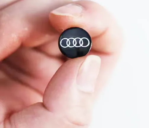 znaczek-emblemat-aluminium-do-audi14mm-kluczyk-pilot
