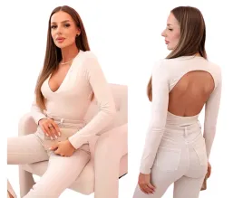 bezowe-body-damskie-z-dlugim-rekawem-i-glebokim-dekoltem