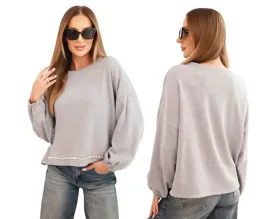 bluza-damska-z-ozdobnym-wykonczeniem-na-dole-szara