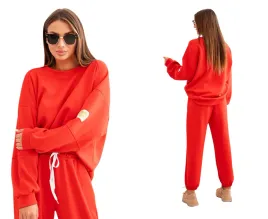 czerwony-komplet-damski-maselkowy-z-bluza-i-spodniami-z-napisem-love-czerwo
