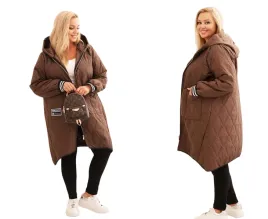 czekoladowa-kurtka-damska-plus-size-pikowana-ocieplana-z-kapturem