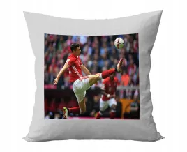 poduszka-personalizowana-robert-lewandowski-pilka-pomysl-na-prezent-grafiki